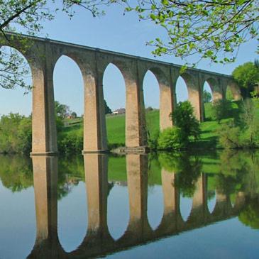 hôtel du viaduc Le Vigeant Extérieur photo